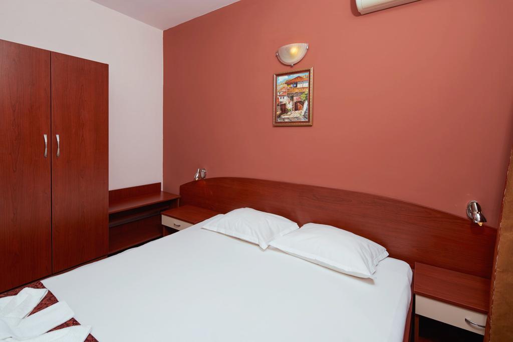 Guesthouse Kirov Ravda Exterior foto